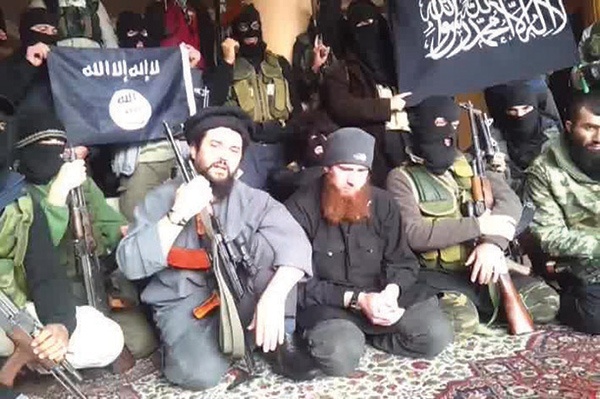 " رويترز ": إسلاميون إرهابيين أجانب يطالبون الدولة السورية بمنحهم الجنسية