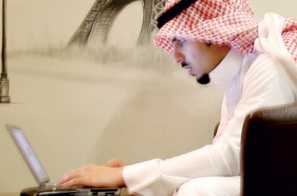 السعودي يستخدم «الإنترنت»
بمتوسط 8 ساعات يوميا