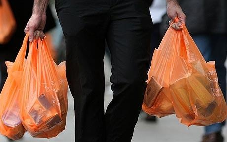 أوروبا تخفض استخدام الأكياس البلاستيكية 80 % خلال 5 سنوات
