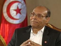 رئيس تونس يخفض راتبه للثلث بسبب الأزمة المالية