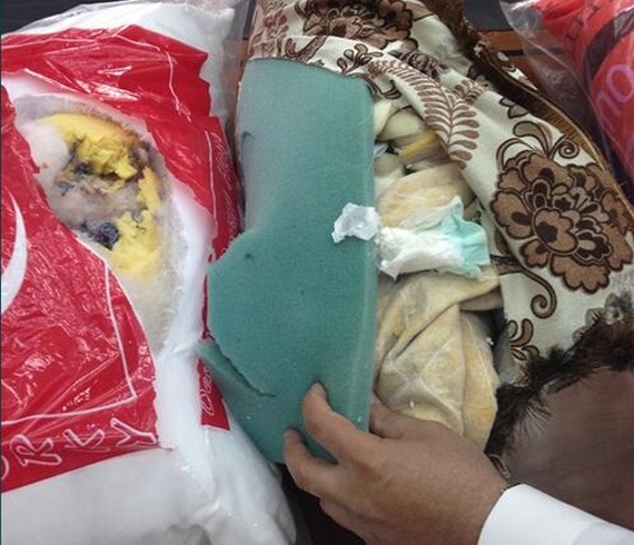 الرياض : مداهمة مستودع يجمع الإسفنج الملوث من حاويات المنازل