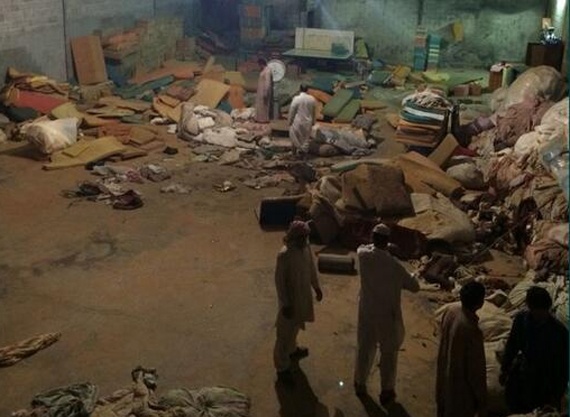 الرياض : مداهمة مستودع يجمع الإسفنج الملوث من حاويات المنازل