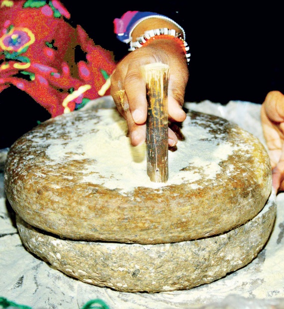 أطفال يعيشون «حكايات الجدة» ودروس الكتاتيب