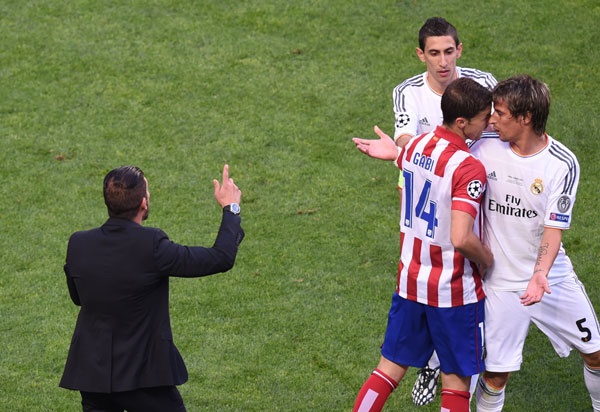 قصة مصورة : ريال مدريد يحقق "العاشرة"