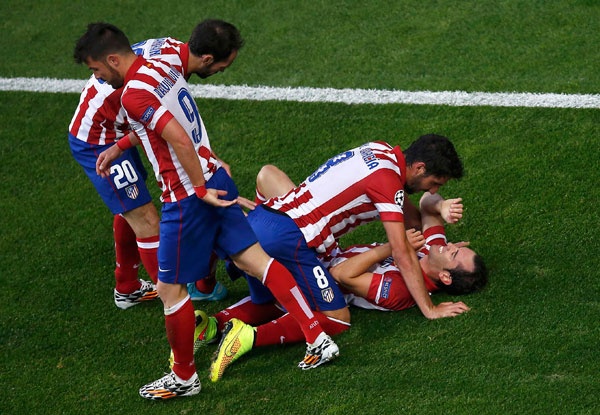 قصة مصورة : ريال مدريد يحقق "العاشرة"