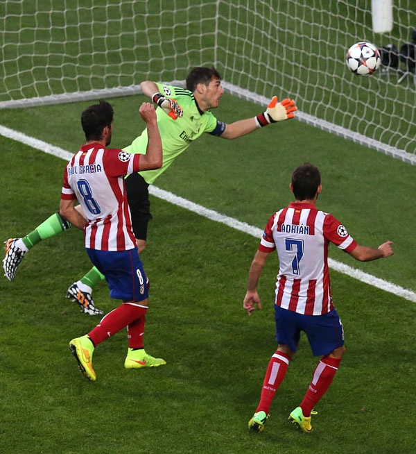 قصة مصورة : ريال مدريد يحقق "العاشرة"