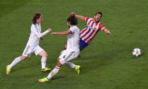 قصة مصورة : ريال مدريد يحقق "العاشرة"
