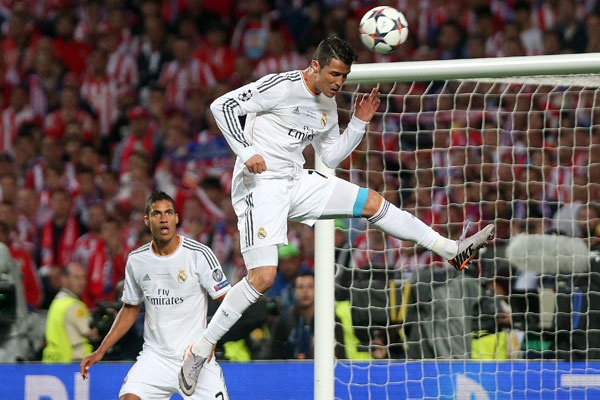 قصة مصورة : ريال مدريد يحقق "العاشرة"