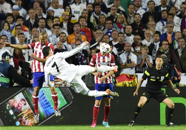 قصة مصورة : ريال مدريد يحقق "العاشرة"