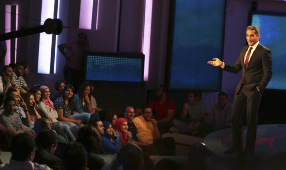 قصة مصورة : الضغوط تجبر باسم يوسف على وقف "البرنامج"