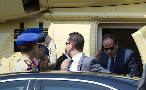 السيسي يعد بتعويض مصر ما فات وتصويب أخطاء الماضي