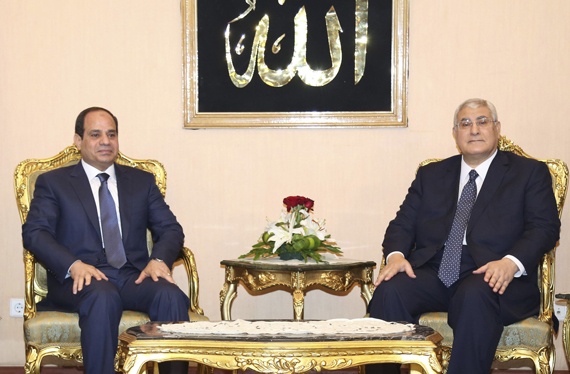 السيسي يعد بتعويض مصر ما فات وتصويب أخطاء الماضي