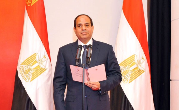 السيسي يعد بتعويض مصر ما فات وتصويب أخطاء الماضي