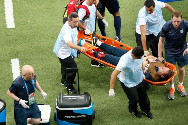 قصة مصورة : خبرة إيطاليا تفوز على شباب إنجلترا