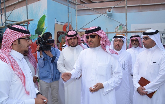 قصة مصورة : رئيس "السياحة" يزور "المفتاحة" ويتجول في "السودة"