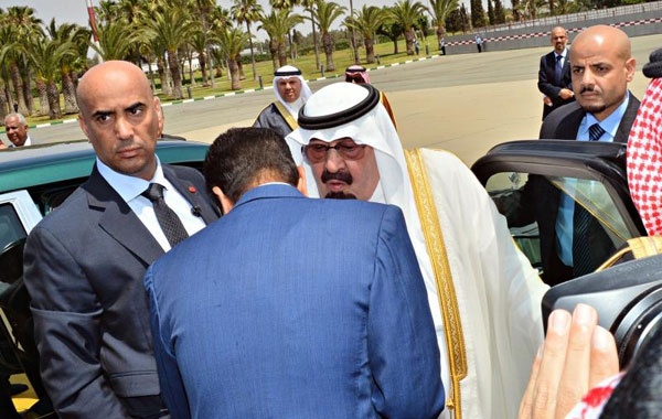 خادم الحرمين الشريفين يصل جدة قادماً من القاهرة