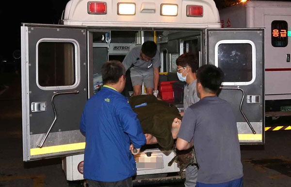 قصة مصورة: قوات كورية جنوبية تحاصر مجندا قتل 5 من رفاقه