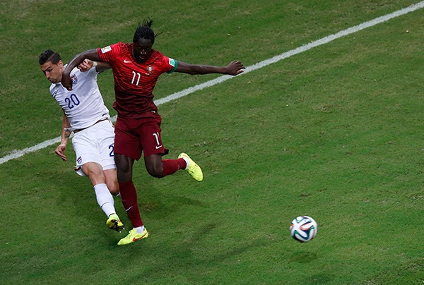 قصة مصورة : هدف برتغالي قاتل يشعل حسابات مجموعة الموت