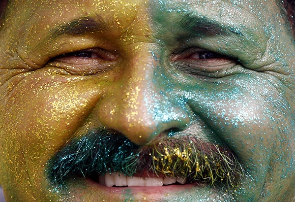 قصة مصورة : "هستيريا المونديال"