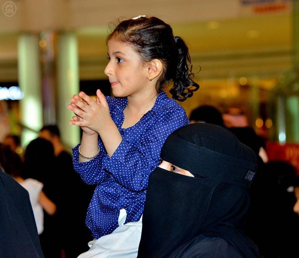 قصة مصورة : مهرجان الرياض للتسوق يختتم فعالياته بتوزيع هدايا قيمة للزوار