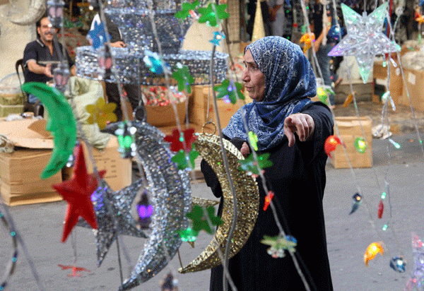 قصة مصورة: ترحيب المسلمين برمضان