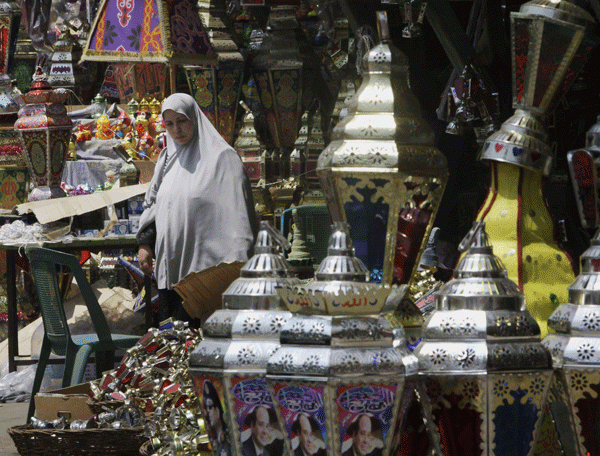 قصة مصورة: ترحيب المسلمين برمضان