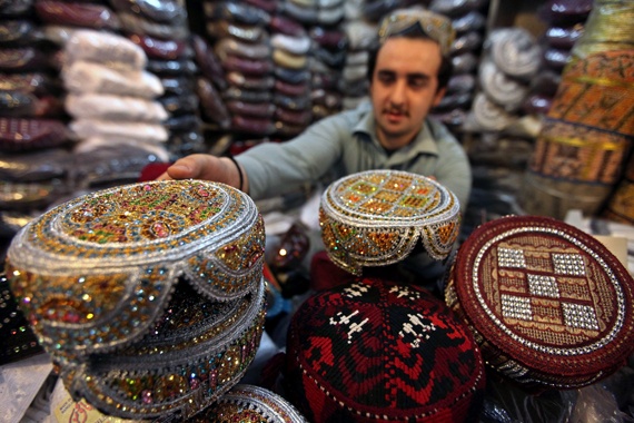 قصة مصورة: ترحيب المسلمين برمضان