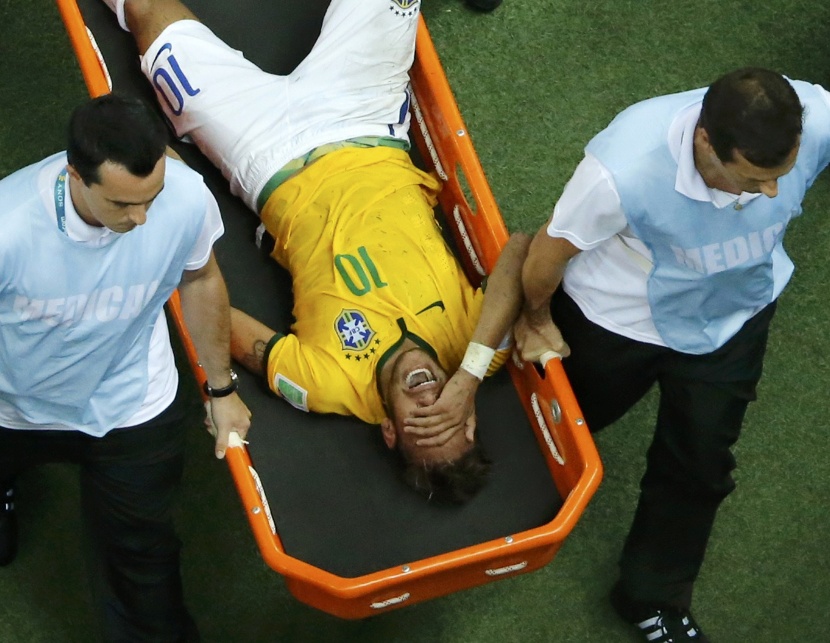 قصة مصورة :البرازيل تقهر كولومبيا بهدفين وتتأهل للدور قبل النهائي