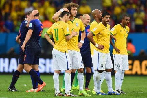 البرازيل تنجح في ضيافتها وتذل في "لعبتها"