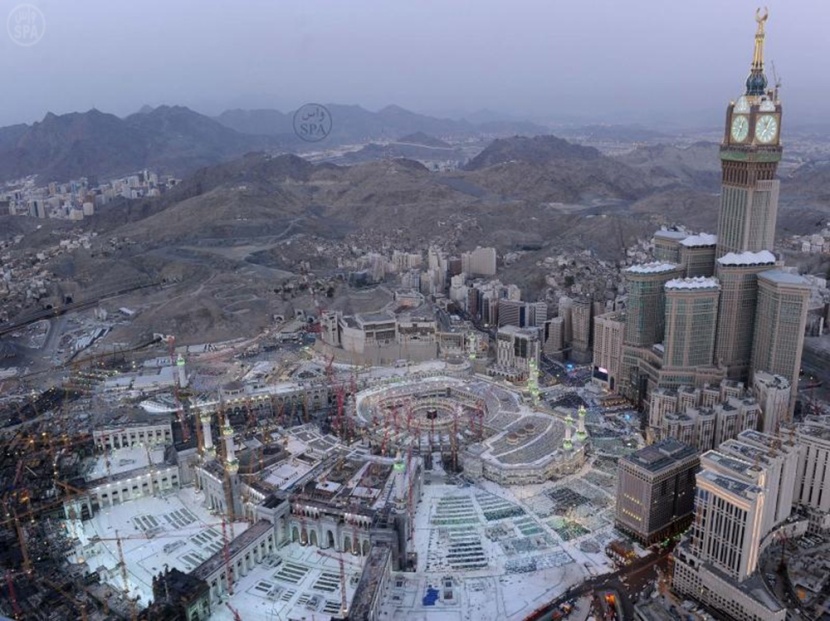 قصة مصورة : صحن المطاف من 48 ألف إلى 105 آلاف طائف في الساعة