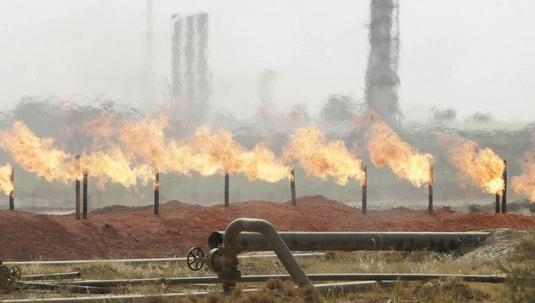 مسؤول عراقي : الأكراد بدأوا ضخ النفط من حقول كركوك