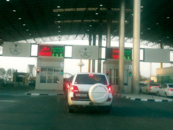 جمرك البطحاء يحبط تهريب ساعات مقلدة وسجائر