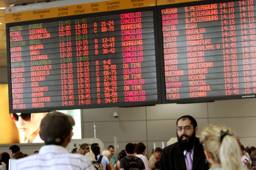 إسرائيل تستجدي العالم لاستئناف رحلات الطيران إليها