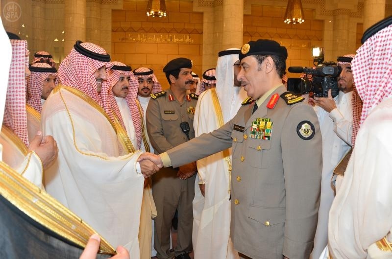 أمير الرياض يستقبل الأمراء  والعلماء وكبار المسؤولين وجمعا من المواطنين