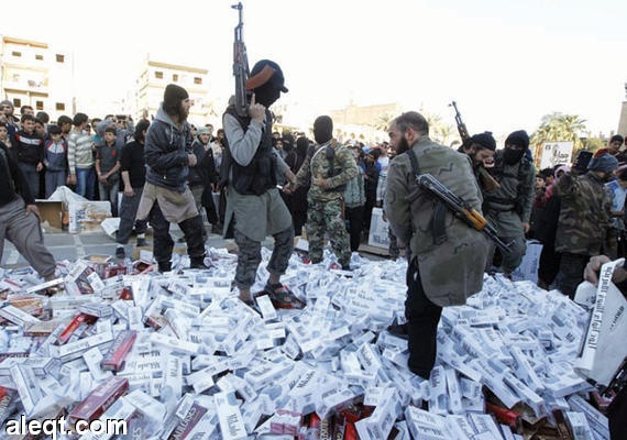 داعش تمنع بيع وتدخين السجائر والشيشة في دير الزور