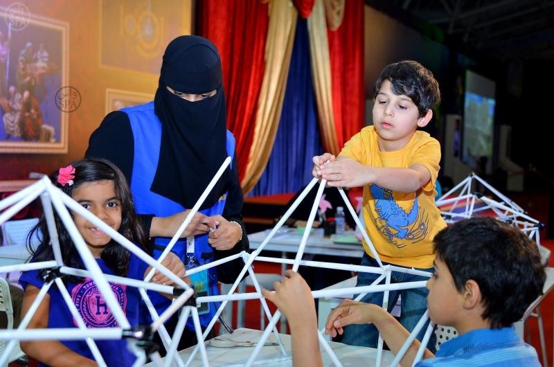 قصة مصورة: 500 متطوع يثرون سكان الرياض عبر 70 ألف ساعة تطوع