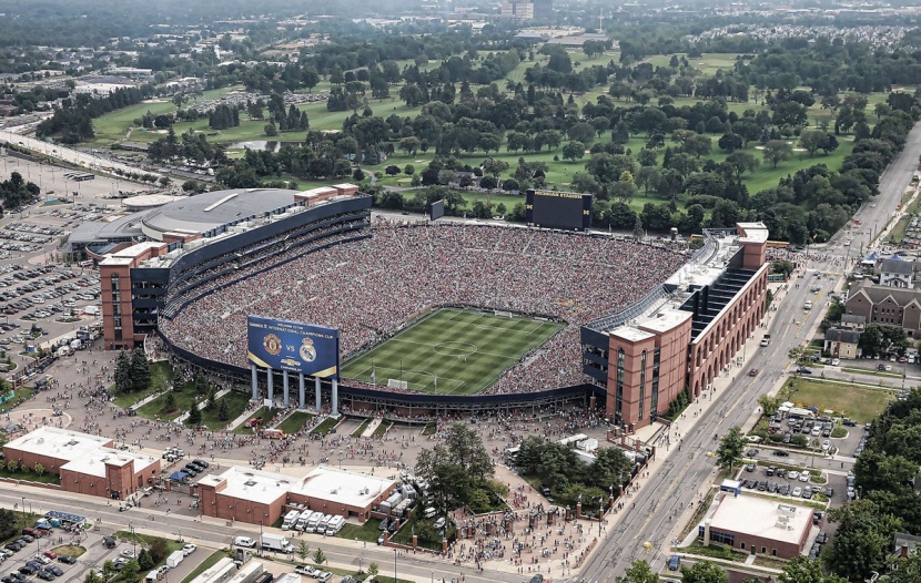 أكثر من 100 ألف متفرج في قمة ريال مدريد ومانشستر يونايتد