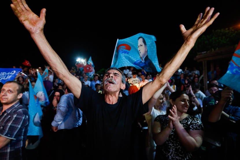قصة مصورة : أردوغان يشكر أنصاره ويعلن بداية عهد جديد