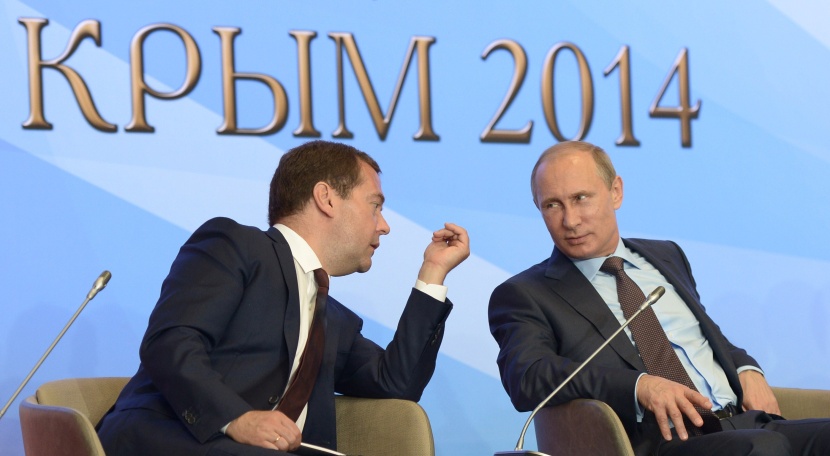 هكرز يقيلون رئيس الوزراء الروسي من منصبه