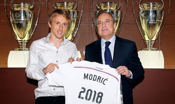 مودريتش يمدد تعاقده مع ريال مدريد حتى 2018