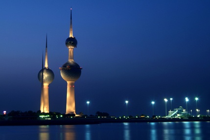 الكويت : فتاة تسدد 4 طعنات لوالدها لرفضه خروجها من المنزل