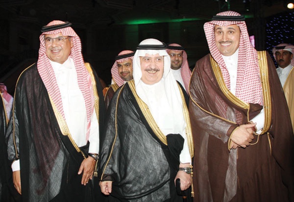 «الخطوط السعودية» تكرم مديرها السابق .. الملحم