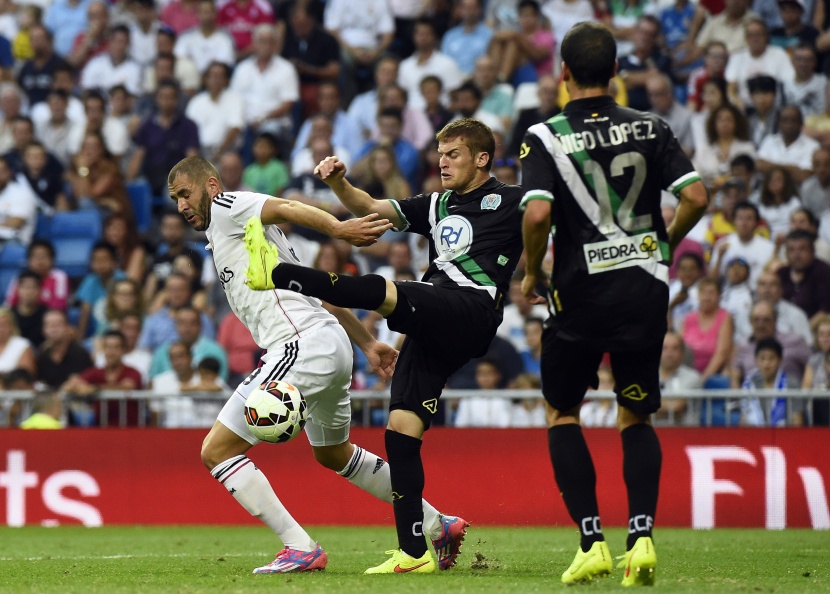 قصة مصورة : بنزيمة ورونالدو يقودان ريال مدريد للفوز على قرطبة في الدوري الأسباني