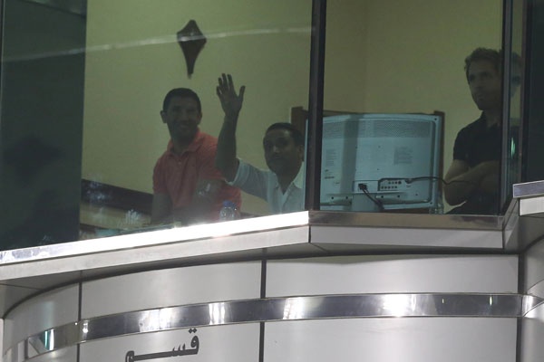 قصة مصورة :  الهلال و العين وجهاً لوجه في نصف النهائي