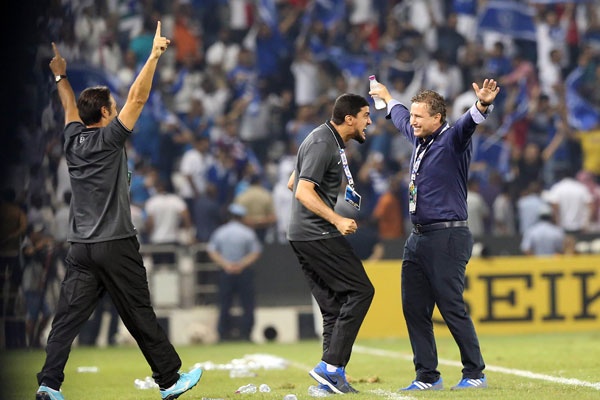 قصة مصورة :  الهلال و العين وجهاً لوجه في نصف النهائي