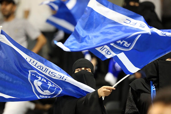قصة مصورة :  الهلال و العين وجهاً لوجه في نصف النهائي