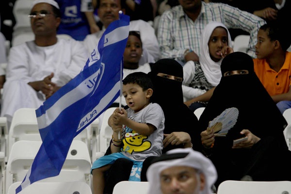 قصة مصورة :  الهلال و العين وجهاً لوجه في نصف النهائي