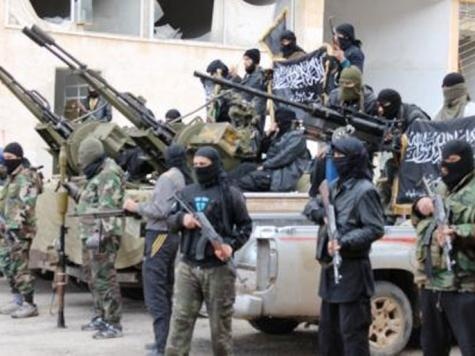 جبهة النصرة تفرج عن 4 جنود لبنانيين وعنصر أمني محتجزين لديها