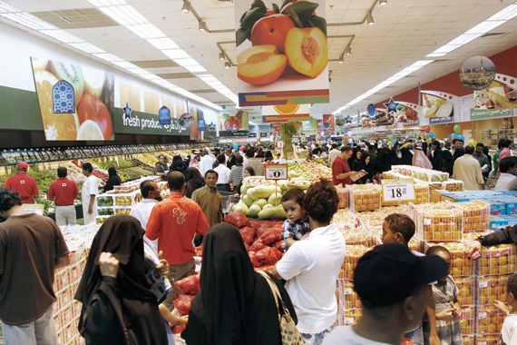 «البلديات»: تخليص الأسواق من 426 طنا مواد غذائية فاسدة