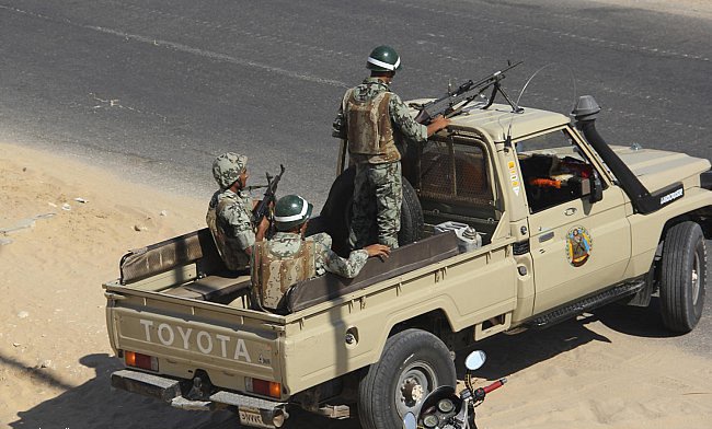 مقتل 11 رجال شرطة في هجوم بعبوة ناسفة في شمال سيناء
